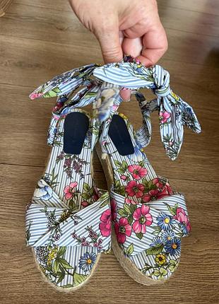 Босоножки zara новые р.39