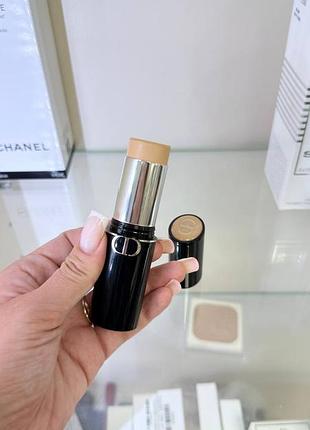 Тональна основа в стіку зі стійкістю 24 години - dior forever skin perfect