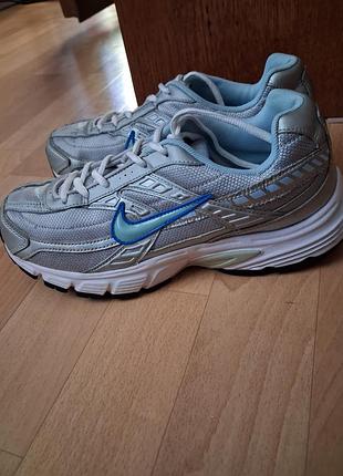 Кроссовки женские nike