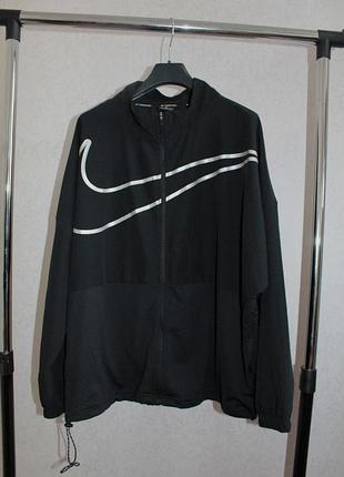 Спортивна куртка / вітровка nike pro oversized swoosh jacket (da0497-010)