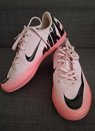 Подростковые розовые футзалки бутсы сороконожки nike mercurial размер 36,5