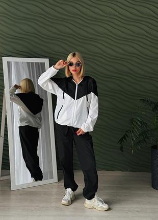 Женский прогулочный спортивный костюм из плащевки