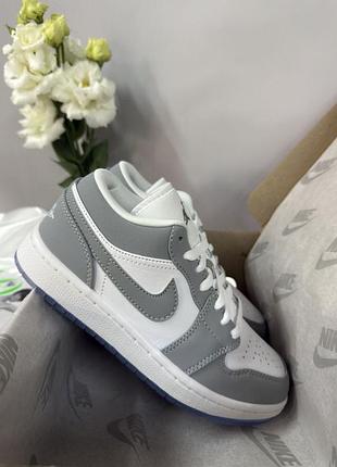 Кросівки nike air jordan 1 low "white wolf grey"