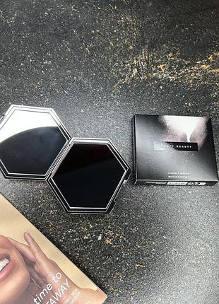 Двостороннє компактне дзеркало (fenty beauty compact mirror)