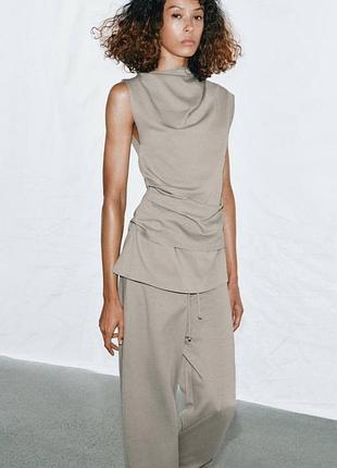 Супер стильный трикотажный комплект костюм брюки и топ футболка zara