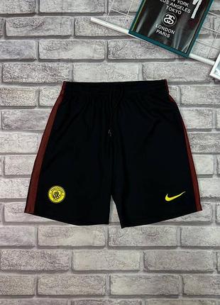Чорні шорти nike manchester city