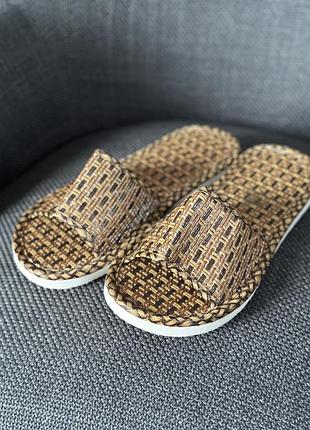 Чоловічі тапки, шльопанці