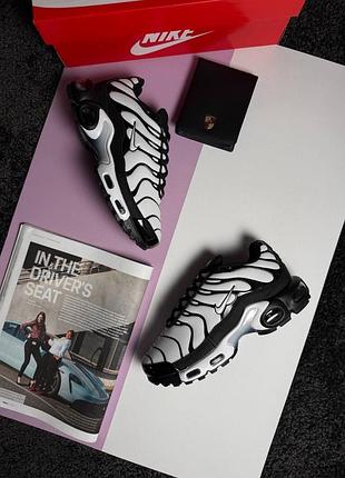 Жіночі кросівки nike air max plus white black