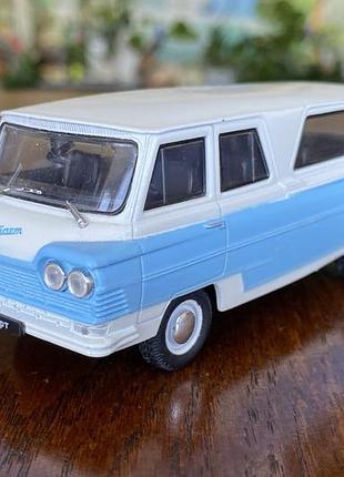 Модель автомобіля старт 1:43 deagostini