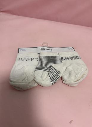 Комплект дитячих носочків із 3 пар від відомого бренду carter's серії little baby basics.