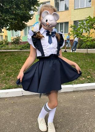 Шкільний костюм на дівчинку