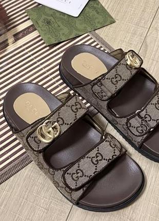 Шльопанці gucci