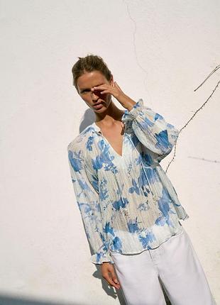 Біла блуза zara в квітковий принт, легка сорочка оверсайз ліоцел s