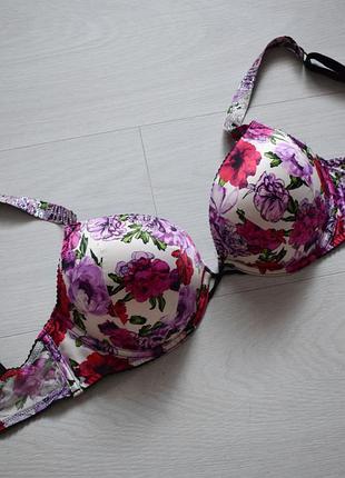 Яскравий бюстгальтер пуш-ап victorias secret в квіточки зі стразами