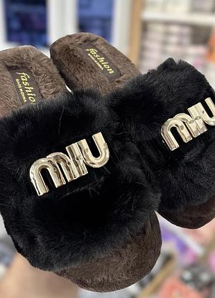 Домашні жіночі капці