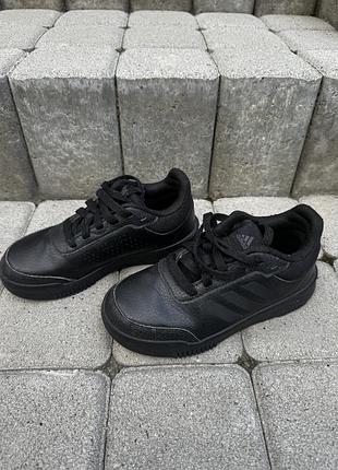 Дитячі кросівки adidas