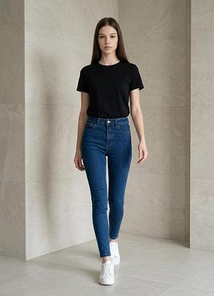 Завужені високі джинси denim co
