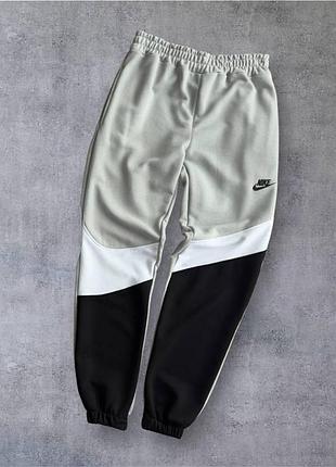 Штани nike swoosh