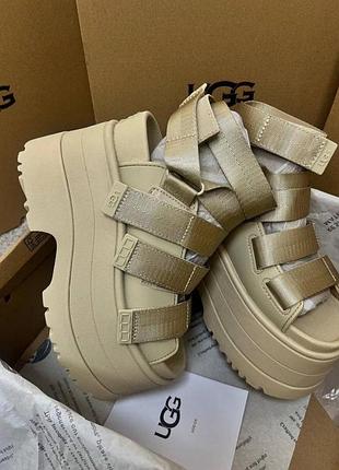 Делили ugg goldenrise, босоножки на высокой платформе, тренд сезона 🔥