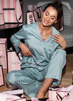 Піжама жіноча victoria's secret сатин штани і сорочка фісташка лого vs