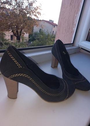 Новые замшевые туфли