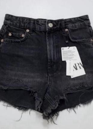 Шорти джинсові міні вкорочені рваний низ чорні з бахрамою hight- rise shorts zara 34 нова колекція