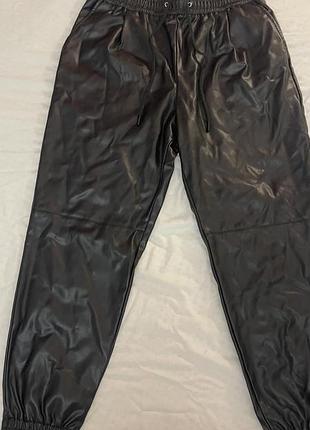 Брюки шкіряні zara