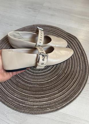 Стильні бежеві балетки zara 34розміру