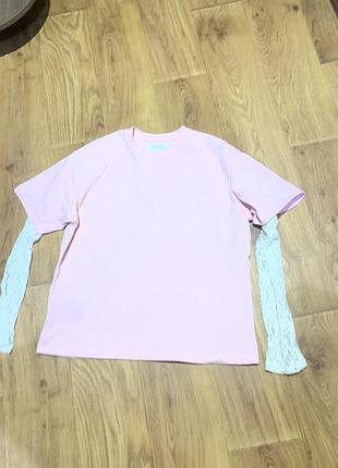 Футболка з кружевними рукавами рожева оверсайз pull&bear