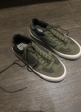 Стильні підліткові кеди zara для хлопця. стан нових. розмір 36