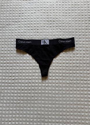 Трусики calvin klein розмір м