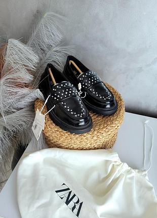 Лоферы zara. новые