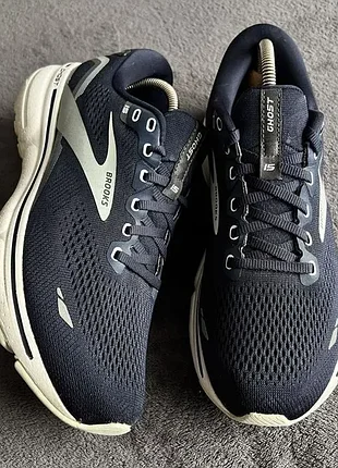 Чоловічі кросівки brooks chost 15. p. 42. хороший стан!!!