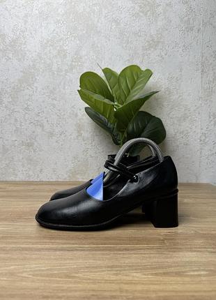 Жіночі шкіряні туфлі hugo boss розмір 37