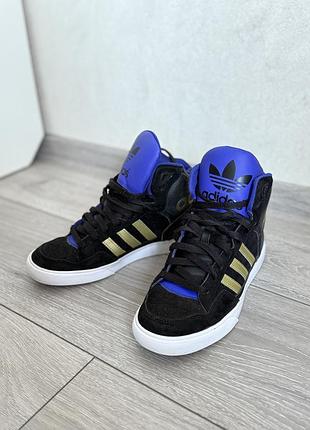 Жіночі кросівки adidas