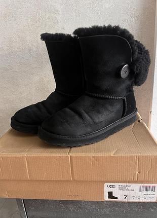 Ugg взуття чорне жіноче