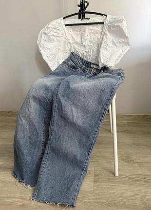 Zara прямі джинси з необробленим кроєм джинсы прямые