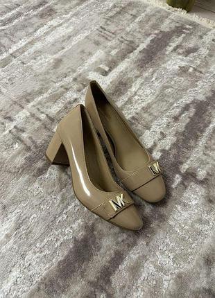 Оригинальные женские туфли michael kors jilly flex pump новые майкл корс кожаные классические войлокдени
