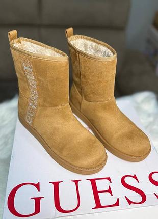 Уггі guess