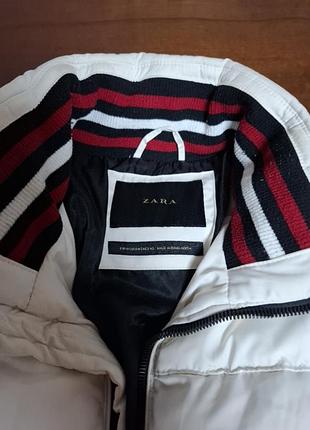 Біла чоловіча стьобана куртка zara