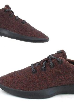 Жіночі кросівки allbirds wool runner у меланжевому бордово-коричневому відтінку (ймовірно, забарвлення dark kea або hazy burgundy) з чорною підошвою.