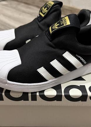 Продам кросівки adidas в гарному стані