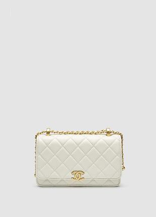 Сумка шанел calfskin quilted perfect fit wallet on chain cream/gold