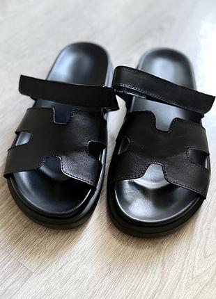 Шльопанці шкіряні