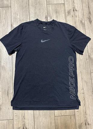 S | спортивна футболка nike pro