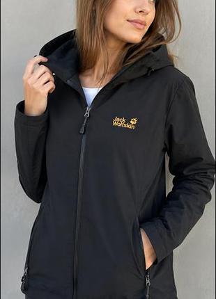 Спортивная ветровка с капюшоном женская jack wolfskin размер м
