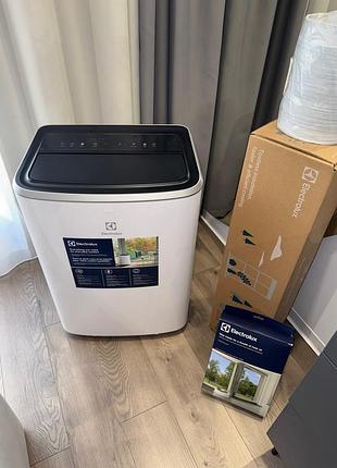 Компактный кондиционер electrolux chilliflex exp26u338cw + монтажные комплекты 2 вида в подарок