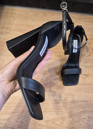 🖤 стильні босоніжки steve madden