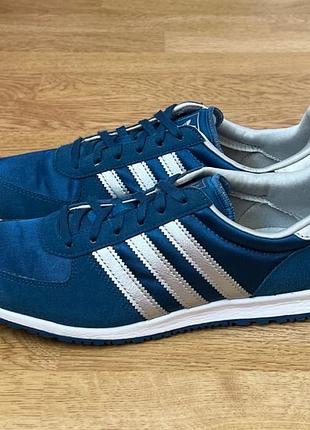 Кросівки adidas 38,5 розміру у відмінному стані