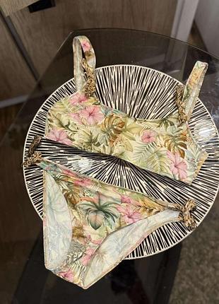 Купальник від бренду calzedonia